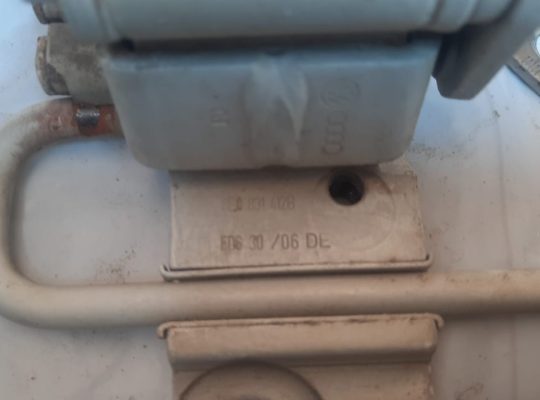 AUDI Q7 2007 DOOR HINGES PART NO 4L0833412 ( Genuine Used AUDI Parts )