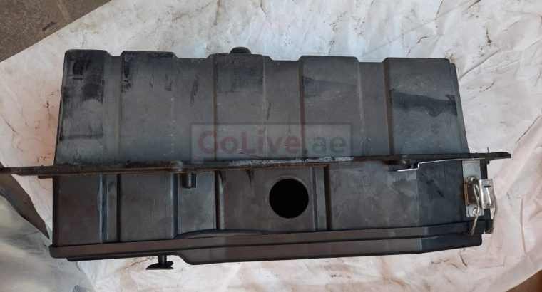 AUDI Q7 2007 BATTERY BOX UPPER TRIM PANEL LID & TRAY COVER PART NO 7L0864643B 7L0010278Q ( Genuine Used AUDI Parts )