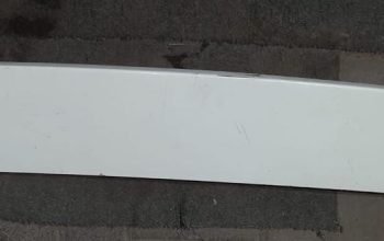 Audi Q7 2007 REAR TRUNK HATCH SPOILER PART NO 4L0827933 ( Genuine Used AUDI Parts )