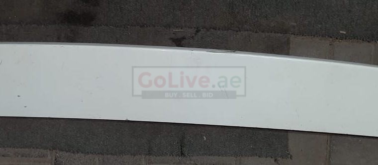 Audi Q7 2007 REAR TRUNK HATCH SPOILER PART NO 4L0827933 ( Genuine Used AUDI Parts )