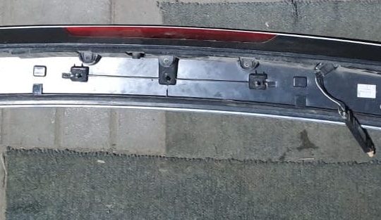 Audi Q7 2007 REAR TRUNK HATCH SPOILER PART NO 4L0827933 ( Genuine Used AUDI Parts )