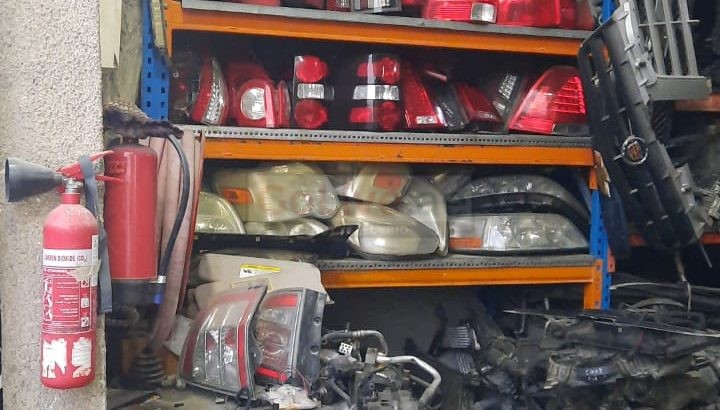 BURJ AL HUDHUD USED FORD,GMC, CHEVROLET CARS & SPARE PARTS TR. (Used auto parts, Dealer, Sharjah spare parts Markets)
