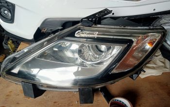 Mazda CX-9 head light for sale