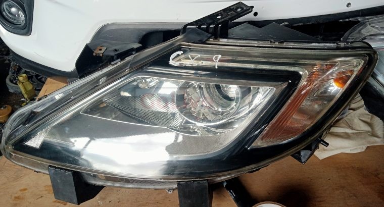 Mazda CX-9 head light for sale
