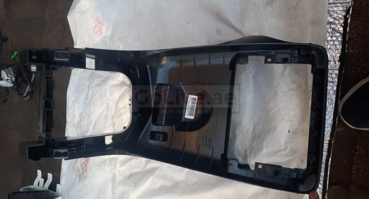 VOLVO S60 2013 CENTER CONSOLE UPPER TRIM PANEL BRACKET PART NO 31369117 ( Genuine Used VOLVO Parts )