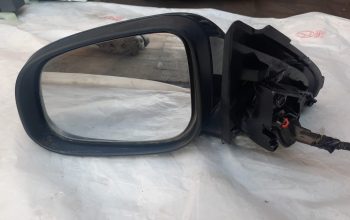 VOLVO S60 2013 FRONT DRIVER POWER HEAT SIDE VIEW MIRROR PART NO 30799090 ( Genuine Used VOLVO Parts )