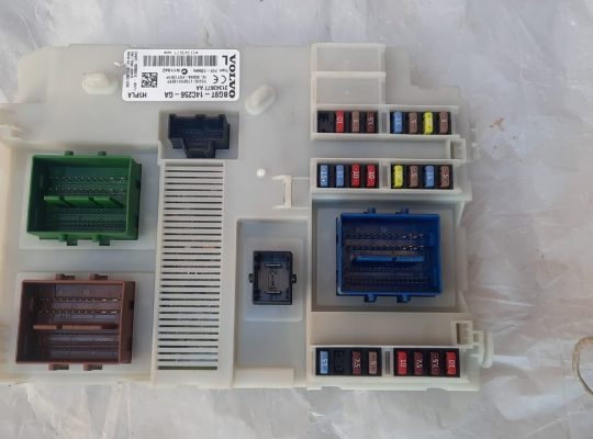 VOLVO S60 2013 INTERIOR FUSE BOX PART NO 31343677AA ( Genuine Used VOLVO Parts )