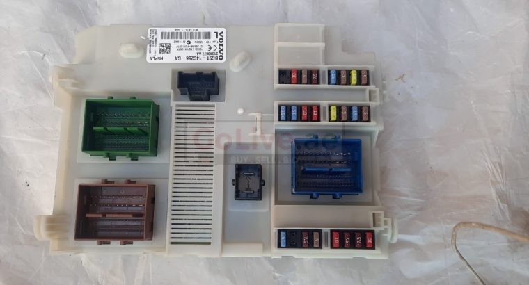 VOLVO S60 2013 INTERIOR FUSE BOX PART NO 31343677AA ( Genuine Used VOLVO Parts )