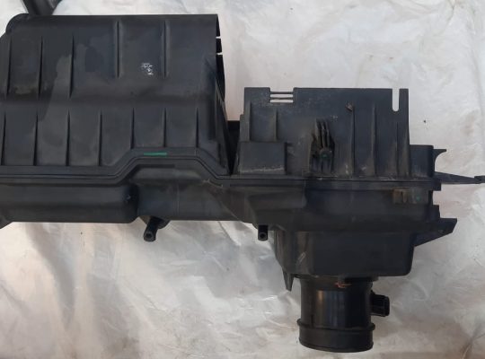 VOLVO S60 2013 AIR INTAKE FILTER CLEANER BOX HOUSING PART NO 30677718 ( Genuine Used VOLVO Parts )