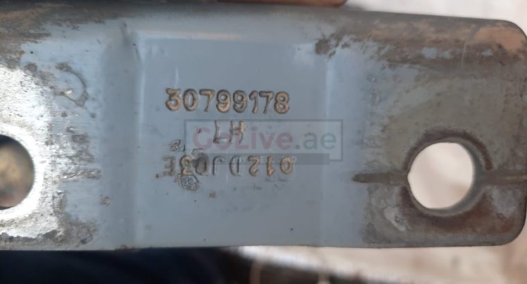 VOLVO S60 2013 ENGINE BONNET/HOOD LEFT & RIGHT SIDE HINGES PART NO 30799178 / 30799179 ( Genuine Used VOLVO Parts )