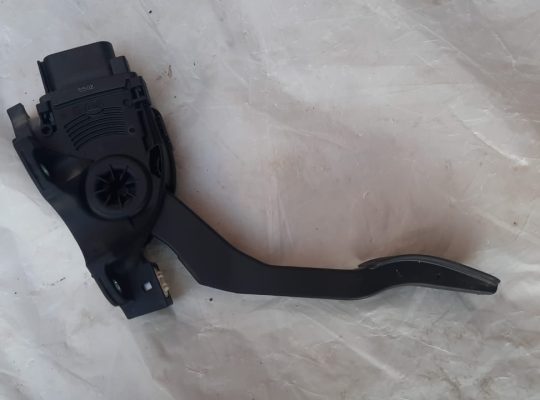VOLVO S60 2013 V60 ACCELERATOR THROTTLE PEDAL PART NO 31329062 ( Genuine Used VOLVO Parts )
