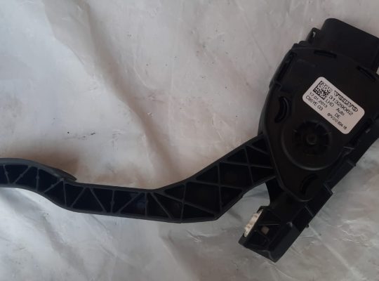 VOLVO S60 2013 V60 ACCELERATOR THROTTLE PEDAL PART NO 31329062 ( Genuine Used VOLVO Parts )