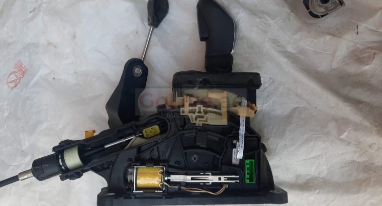VOLVO S60 2013 S80 XC60 XC70 AUTO FLOOR SHIFTER ASSEMBLY WITH SHIFT CABLE PART NO 31325216/31256941 ( Genuine Used VOLVO Parts )