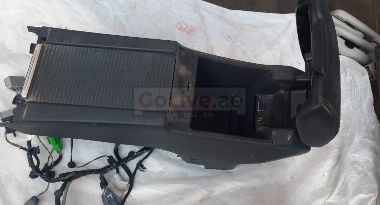 VOLVO S60 2013 CENTER CONSOLE BOX PART NO 39819457 30755732 ( Genuine Used VOLVO Parts )