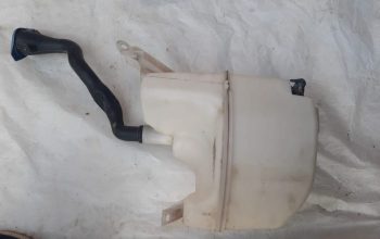 VOLVO S60 2013 WINDSHIELD WASHER FLUID RESERVOIR PART NO 31391779 31253218 31253219 ( Genuine Used VOLVO Parts )