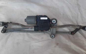VOLVO S60 2013 FRONT WINDSHIELD WIPER MOTOR WITH LINKAGE PART NO 1137328561 ( Genuine Used VOLVO Parts )