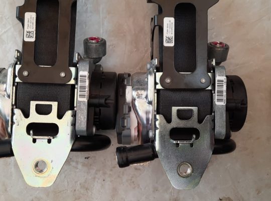 VOLVO S60 2013 FRONT LEFT & RIGHT SEAT BELTS RETRACTOR PART NO 39818842 / 39818844 ( Genuine Used VOLVO Parts )