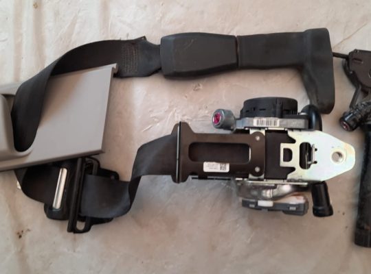 VOLVO S60 2013 FRONT LEFT & RIGHT SEAT BELTS RETRACTOR PART NO 39818842 / 39818844 ( Genuine Used VOLVO Parts )