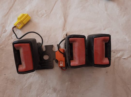 VOLVO S60 2013 FRONT LEFT & RIGHT SEAT BELTS RETRACTOR PART NO 39818842 / 39818844 ( Genuine Used VOLVO Parts )