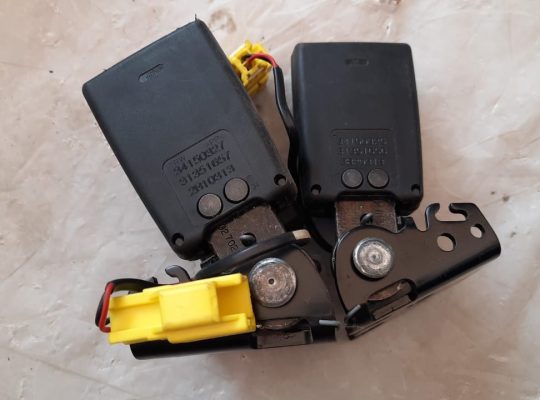 VOLVO S60 2013 FRONT LEFT & RIGHT SEAT BELTS RETRACTOR PART NO 39818842 / 39818844 ( Genuine Used VOLVO Parts )