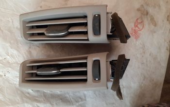 VOLVO S60 2013 CENTER B PILLAR A/C AIR VENT GRILLES LEFT & RIGHT SIDE ( Genuine Used VOLVO Parts )