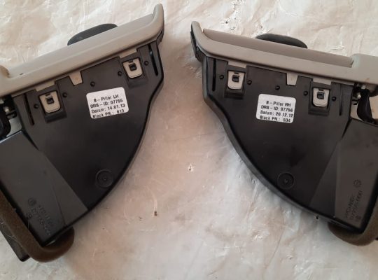 VOLVO S60 2013 CENTER B PILLAR A/C AIR VENT GRILLES LEFT & RIGHT SIDE ( Genuine Used VOLVO Parts )
