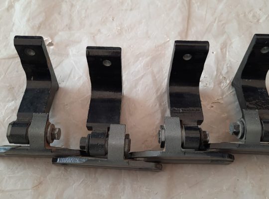 VOLVO S60 2013 FRONT & REAR DOOR HINGES & DOOR LOCK STRIKER PLATES PART NO A046572 / 31391309 ( Genuine Used VOLVO Parts )
