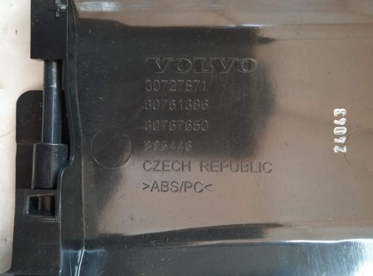 VOLVO S60 2013 REAR SEAT REST LOCK LATCH CONTROL PART NO 30727871 ( Genuine Used VOLVO Parts )