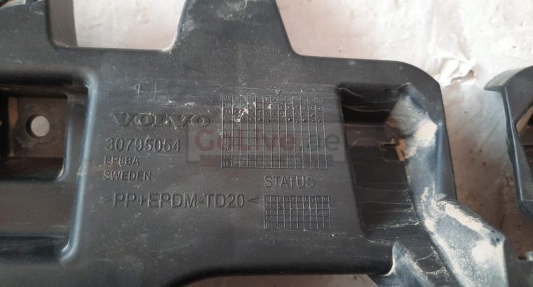 VOLVO S60 2013 REAR BUMPER BRACKET LEFT & RIGHT PART NO 30795055 / 30795054 ( Genuine Used VOLVO Parts )