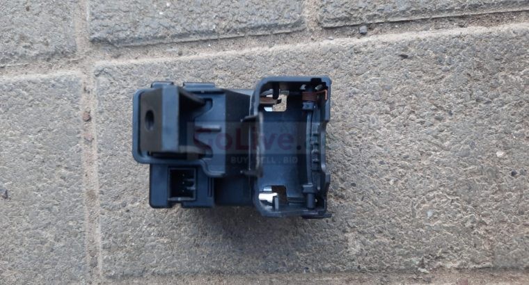 VOLVO S60 2013 IGNITION SWITCH PART NO 28227917 ( Genuine Used VOLVO Parts )