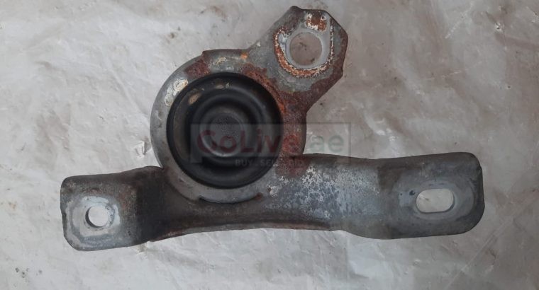 VOLVO S60 2013 ENGINE MOUNT RIGHT SIDE PART NO 30671245 ( Genuine Used VOLVO Parts )
