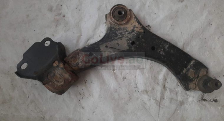 VOLVO S60 2013 FRONT LEFT & RIGHT SIDE SUSPENSION LOWER CONTROL ARMS ( Genuine Used VOLVO Parts )