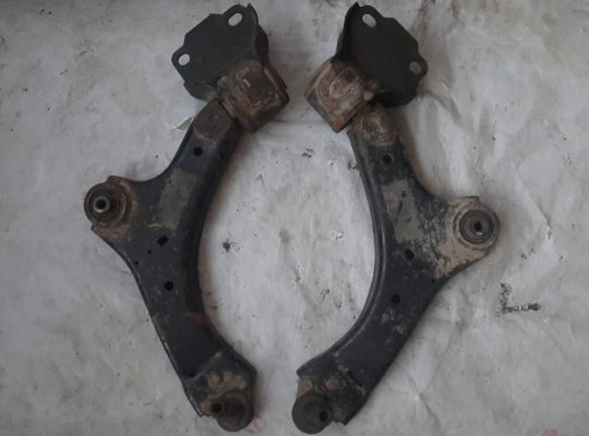 VOLVO S60 2013 FRONT LEFT & RIGHT SIDE SUSPENSION LOWER CONTROL ARMS ( Genuine Used VOLVO Parts )