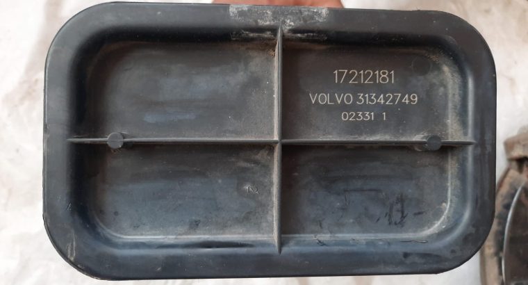 VOLVO S60 2013 FUEL VAPOR CHARCOAL CANISTER PART NO 31342749 ( Genuine Used VOLVO Parts )