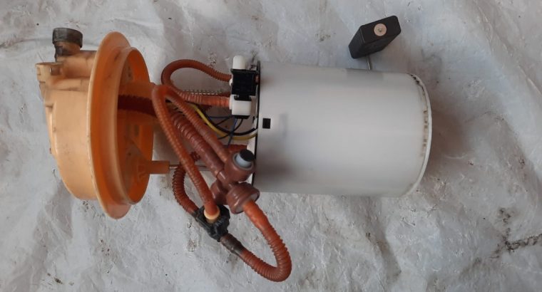 VOLVO S60 2013 FUEL PUMP ASSEMBLY PART NO 31355935 ( Genuine Used VOLVO Parts )