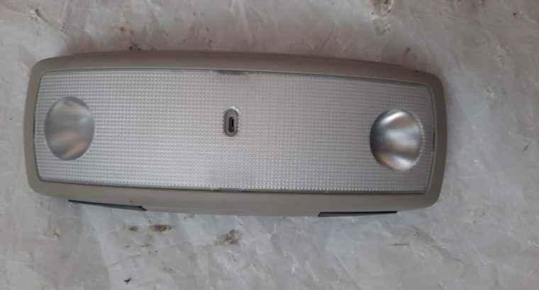 VOLVO S60 REAR INTERIOR ROOF COURTESY READING LIGHT PART NO 30659074 ( Genuine Used VOLVO Parts )