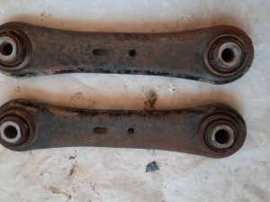VOLVO S60 2013 LEFT & RIGHT REAR LOWER LOCATING CONTROL ARMS ( Genuine Used VOLVO Parts )