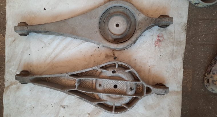 VOLVO S60 2013 S80 REAR LOWER CONTROL ARM LEFT & RIGHT PART NO 31317602 ( Genuine Used VOLVO Parts )