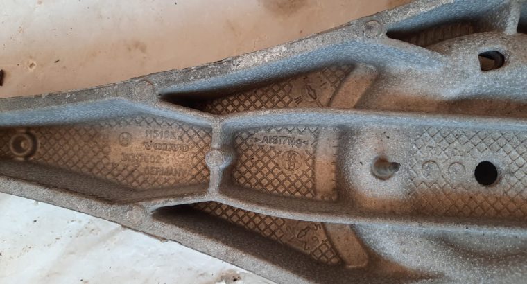 VOLVO S60 2013 S80 REAR LOWER CONTROL ARM LEFT & RIGHT PART NO 31317602 ( Genuine Used VOLVO Parts )