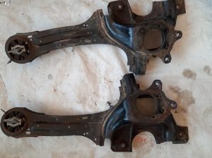 VOLVO S60 2013 LEFT & RIGHT REAR KNUCKLE TRAILING CONTROL ARMS ( Genuine Used VOLVO Parts )