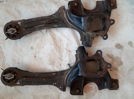 VOLVO S60 2013 LEFT & RIGHT REAR KNUCKLE TRAILING CONTROL ARMS ( Genuine Used VOLVO Parts )