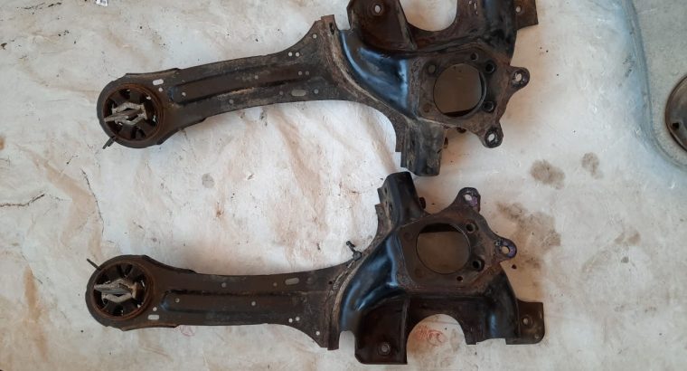 VOLVO S60 2013 LEFT & RIGHT REAR KNUCKLE TRAILING CONTROL ARMS ( Genuine Used VOLVO Parts )