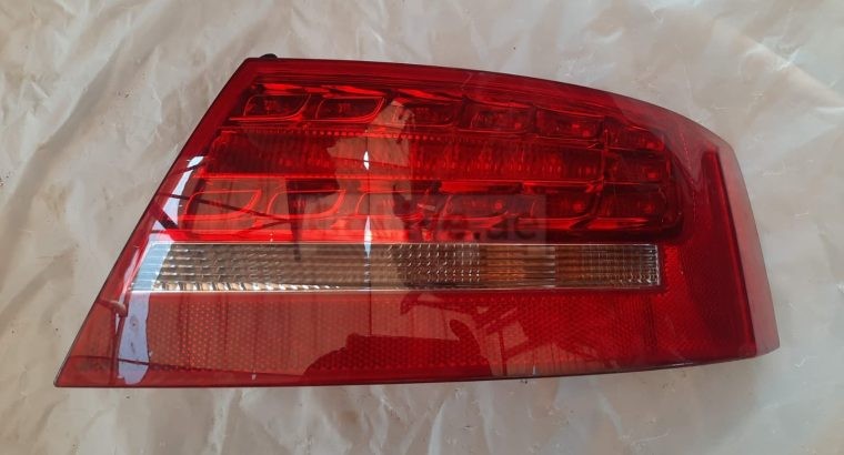 AUDI A5 2013 S5 REAR RIGHT SIDE LED TAIL LIGHT LAMP PART NO 8T0945096E ( Genuine Used AUDI Parts )