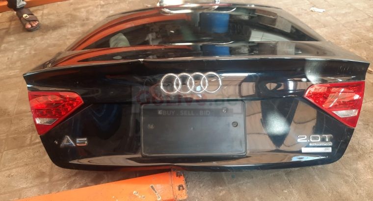 AUDI A5 2013 TRUNK LID COMPLETE WITH BACK WINDSHIELD ( Genuine Used AUDI Parts )