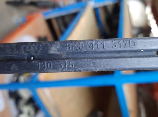 AUDI A5 2013 FRONT STABILIZER LINK / SWAY BAR LINK PART NO 8K0411317D ( Genuine Used AUDI Parts )