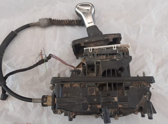 AUDI A5 2013 AUTOMATIC GEAR SHIFT LEVER PART NO 8K1713041AA ( Genuine Used AUDI Parts )