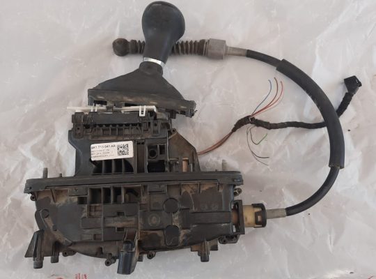 AUDI A5 2013 AUTOMATIC GEAR SHIFT LEVER PART NO 8K1713041AA ( Genuine Used AUDI Parts )