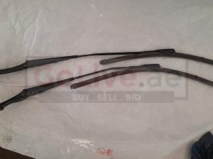 AUDI A5 2013 FRONT LEFT & RIGHT WINDSHIELD WIPER ARM SET PART NO 8K1955407 8K1955408 ( Genuine Used AUDI Parts )