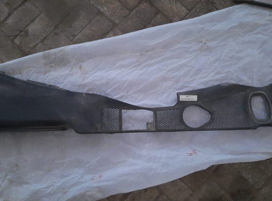 AUDI A5 2013 WINDSHIELD WIPER COWL PANEL GRILLE COVER PART NO 8K1819447 ( Genuine Used AUDI Parts )