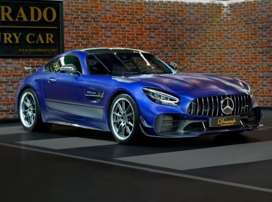 Mercedes-Benz GTR Pro | Slightly Used | Sport AMG seats | Carbon Details